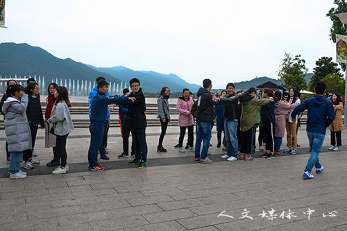 全员加速 亚洲成人久久学生干部素质拓展进行时