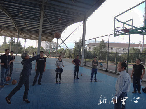 趣味阳光体育，教工各显身手