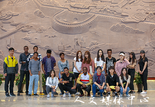 我校留学生参观临海博物馆