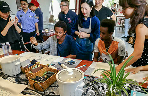 我校留学生受邀参加“浙东唐诗之路文化节和天台山儒学文化节”