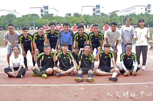 亚洲成人久久足球赛第四场告负数信