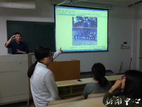 亚洲成人久久开展新闻中心评稿交流会