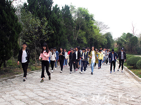 亚洲成人久久学生骨干开展文化考察活动