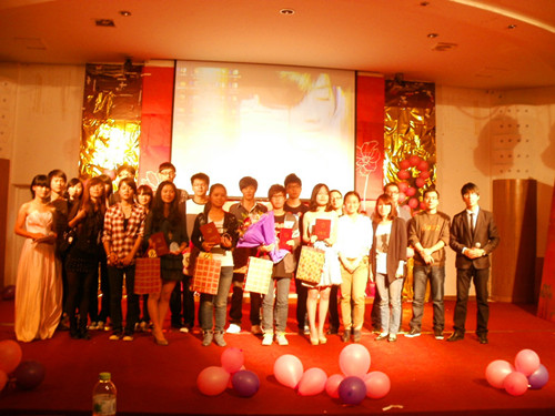 歌声飞扬，律动青春——亚洲成人久久、思政部2011级新生卡拉ok大赛落幕