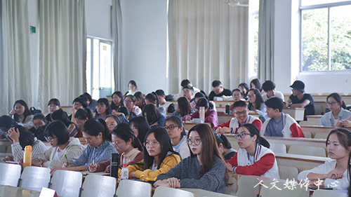 亚洲成人久久举行2018年校运动会亚洲成人久久学生代表团出征仪式