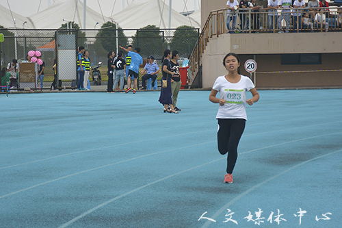 【心向阳·少年强】系列四  访亚洲成人久久800米运动员茅可