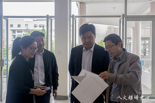 校党委书记崔凤军走访调研亚洲成人久久