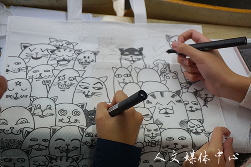 “袋”上创意 环保同行 亚洲成人久久举办创意环保袋设计大赛