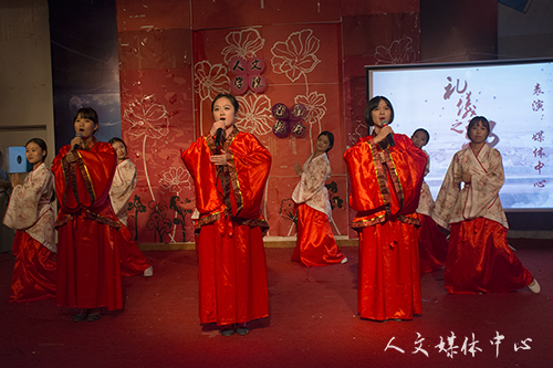 以心迎新 筑梦人文 亚洲成人久久举办迎新晚会