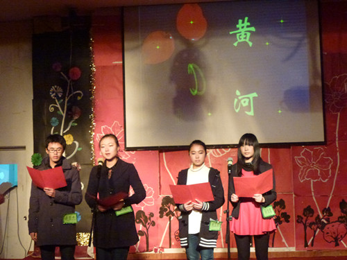 亚洲成人久久成功举办新生普通话大赛