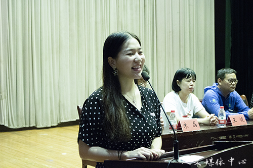 以梦为马 诗酒趁年华 亚洲成人久久举行2018级学生开学典礼