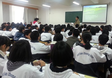 我院携手校友开展教学实践活动