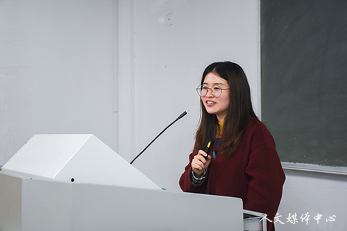 亚洲成人久久举行考研经验交流会