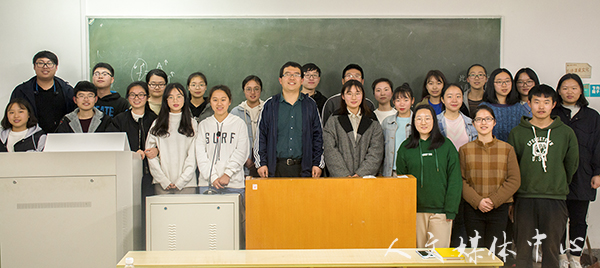 花明柳媚 捕光捉影 第一期亚洲成人久久摄影培训课堂