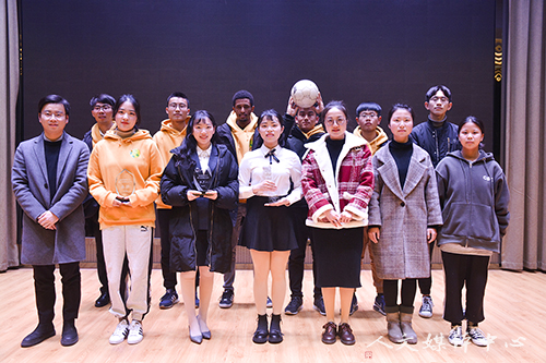 人文学子在我校第四届大学生创新创业大赛中斩获佳绩