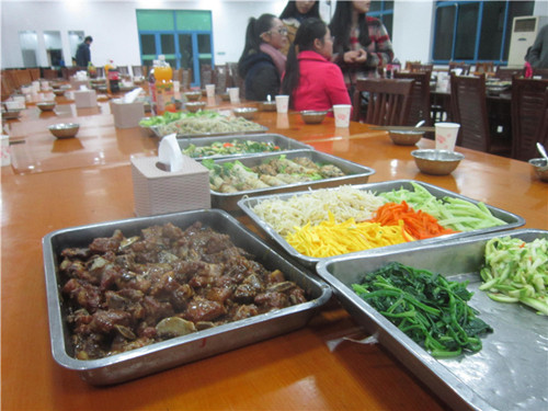 亚洲成人久久举办留学生跨年晚宴