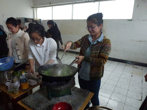 亚洲成人久久成功举办厨艺PK大赛