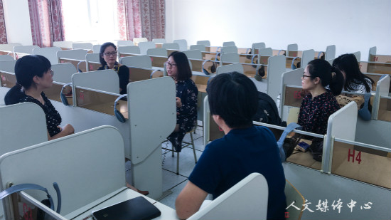 亚洲成人久久留学生汉语教学团队举行听课评课教研活动