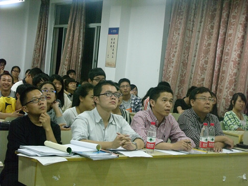 促优良学风，展班级风采——亚洲成人久久举办优良学风班评选活动