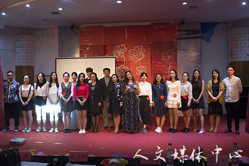 亚洲成人久久举行“寻找完美声音”新生歌手大赛决赛