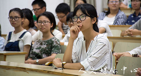 薪火相传 木铎长鸣 亚洲成人久久举办新老生交流会