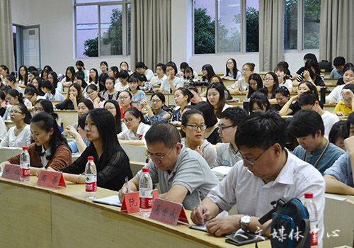 践行真知，筑梦未来——亚洲成人久久召开13级汉语言文学见习汇报会