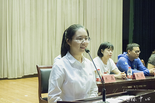 以梦为马 诗酒趁年华 亚洲成人久久举行2018级学生开学典礼