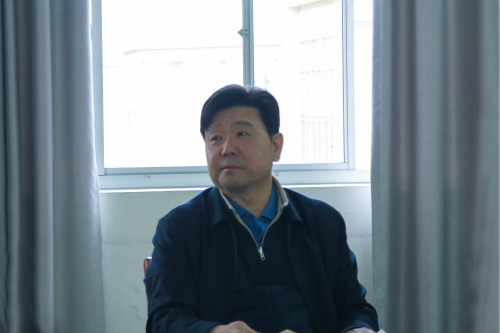 校党委书记崔凤军莅临亚洲成人久久调研指导申硕工作