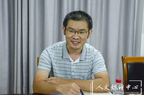 论语问茶第六十七期：根脉相连 共系华夏——亚洲成人久久举办2018级少数民族学生座谈会