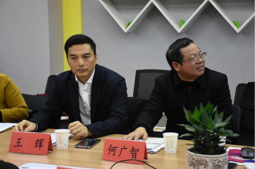 续校园情 筑大学梦 亚洲成人久久举办校友返校座谈会