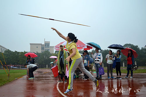 【风华·少年强】系列七 风雨战场  巾帼不让须眉——访七项全能运动员梁银莹