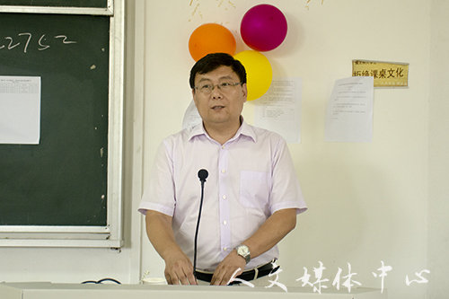 力学笃行 修文健体 亚洲成人久久新生文体节拉开序幕